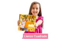 Impresión de fotos en lienzos cuadrados, barnizados, montados sobre bastidor de madera.